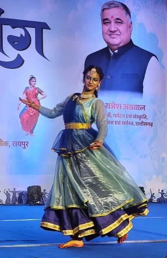 मुक्ताकाशी मंच पर घुमड़ते बादलों के बीच साकार हुआ ‘पावस प्रसंग’