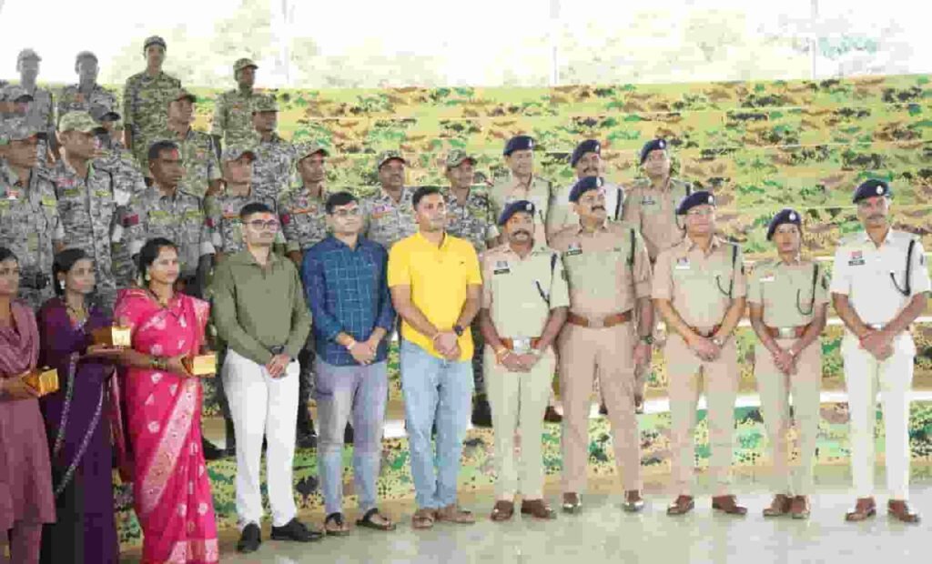 मुख्यधारा में लौटीं बहनों ने DRG जवानों को बांधी राखी, दिया शांति का संदेश