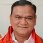 पार्किंग शुल्क वसूली पर LJP नेता ने निगम अधिकारियों से सवाल किए