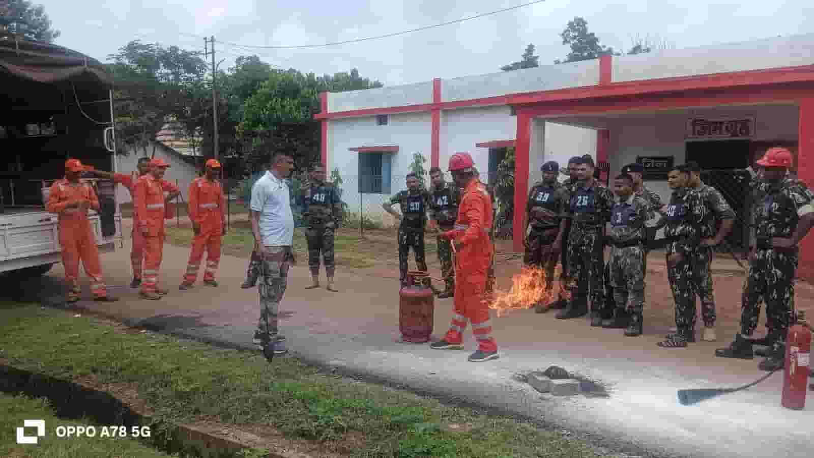सातवीं वाहिनी भिलाई में SDRF ने आयोजित की आपदा प्रबंधन मॉक ड्रिल, 150 जवानों ने लिया प्रशिक्षण