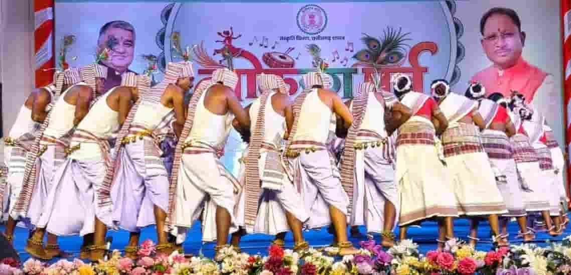 सरहुल-करमा की थाप पर झूम उठा ‘लोकरंग पर्व’, लोकसंस्कृति के रंगों से सजा समापन