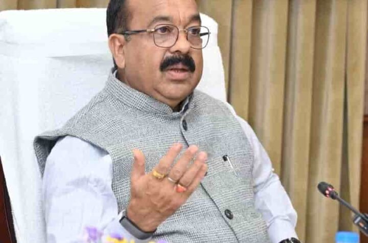अधिकारी सुबह शहर में निकलकर देखें जमीनी हकीकत : अरुण साव