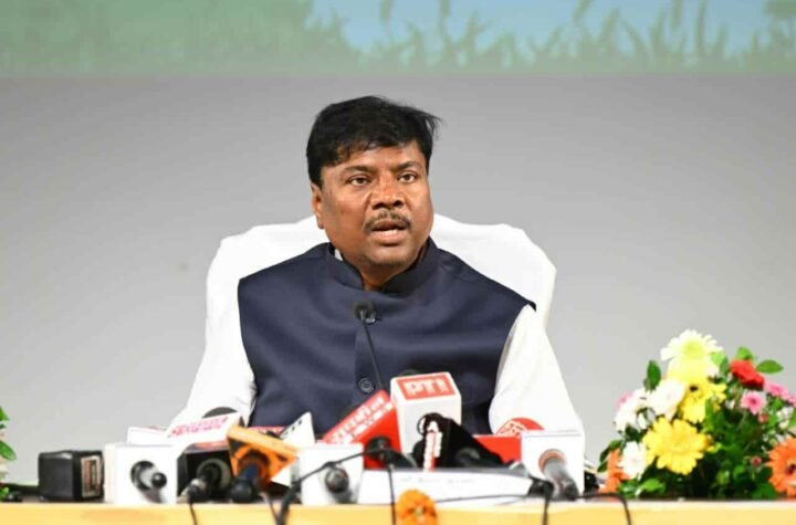 मंत्री केदार कश्यप ने विभागीय गतिविधियों एवं उपलब्धियों पर की प्रेस वार्ता