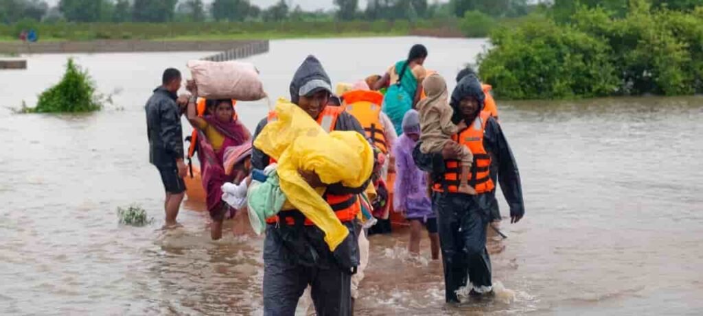 परसदा में बाढ़ के बीच SDRF ने 60 लोगों का किया रेस्क्यू