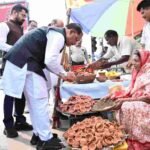 मुख्यमंत्री विष्णु देव साय ने मीरा के पसरे से खरीदा दीया