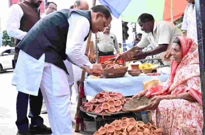 मुख्यमंत्री विष्णु देव साय ने मीरा के पसरे से खरीदा दीया