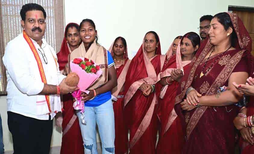 डिप्टी सीएम विजय शर्मा ने एशिया कप विजेता गीता यादव से की मुलाकात