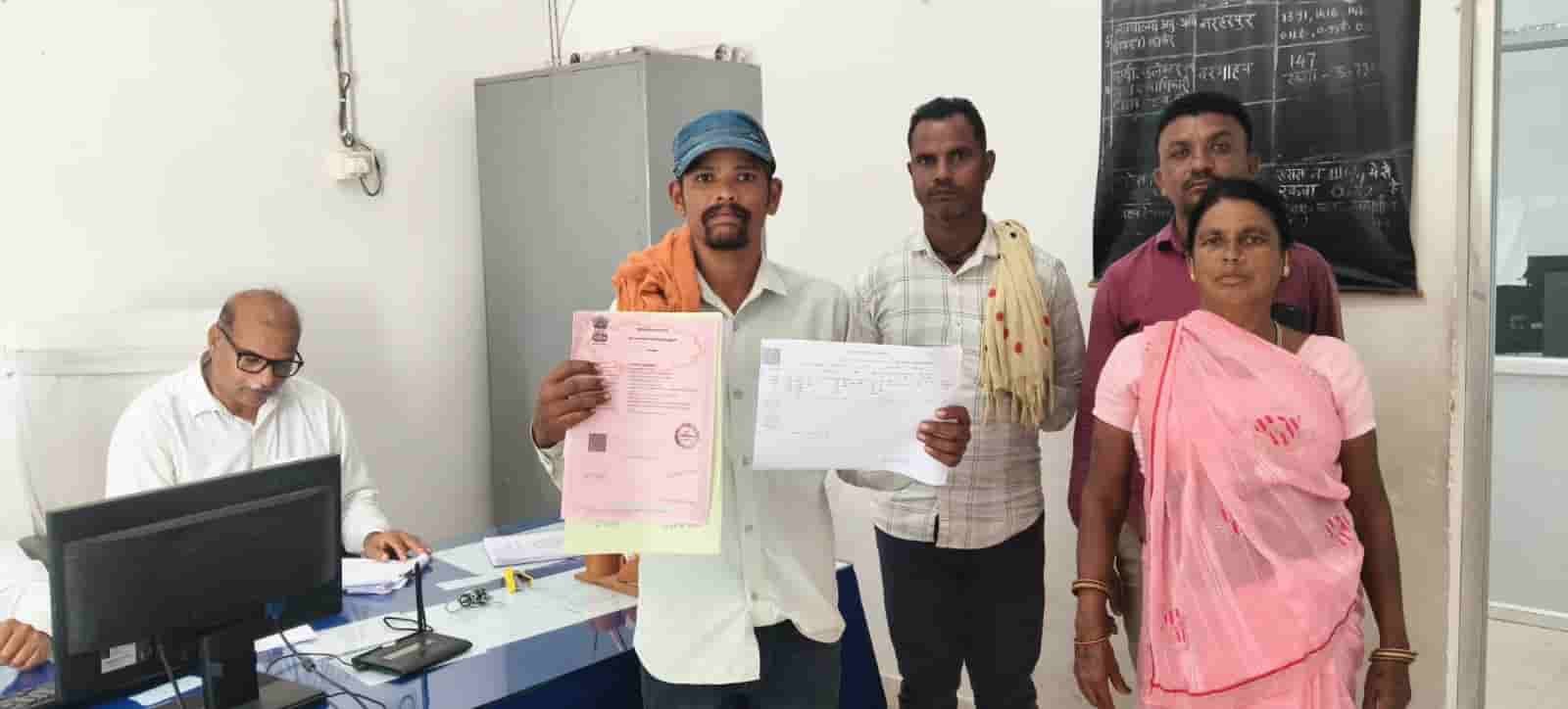 रजिस्ट्री के साथ नामांतरण से किसान चंद्रशेखर को मिली राहत