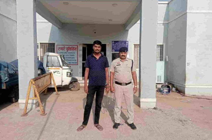 अल्प्राजोलम टैबलेट के साथ दो गिरफ्तार