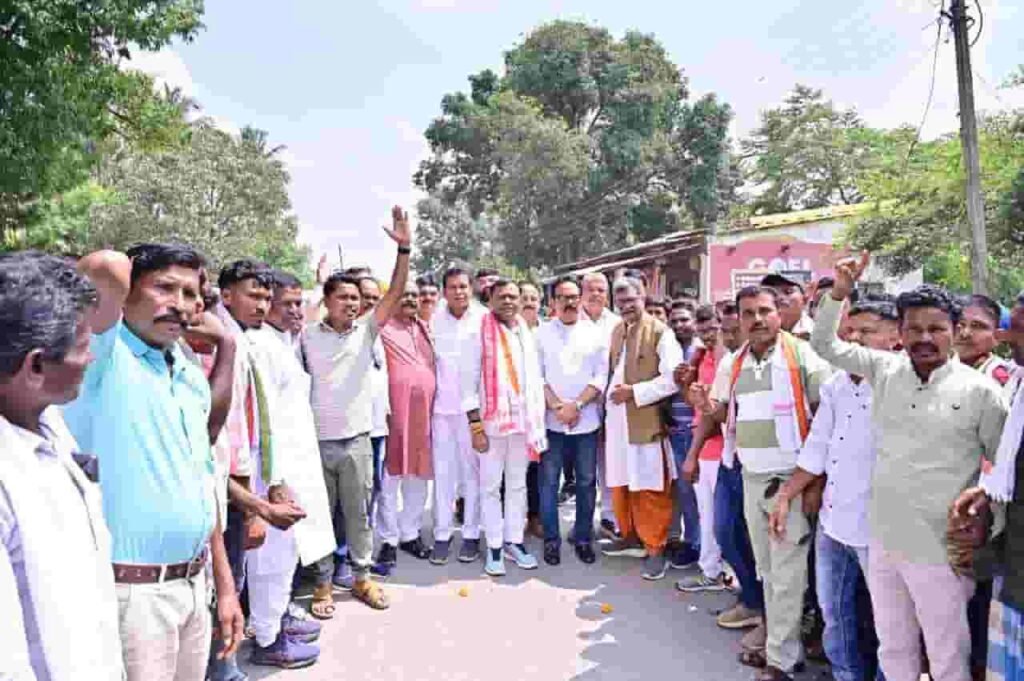 बोधघाट परियोजना के डूबान क्षेत्र में जनसंवाद, 56 गांवों के ग्रामीणों के बीच पहुंचे सुखदेव भगत