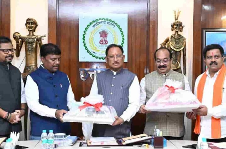 वन उत्पादों और मातृशक्ति के श्रम से तैयार वस्तुएं बनें छत्तीसगढ़ की पहचान : मुख्यमंत्री साय