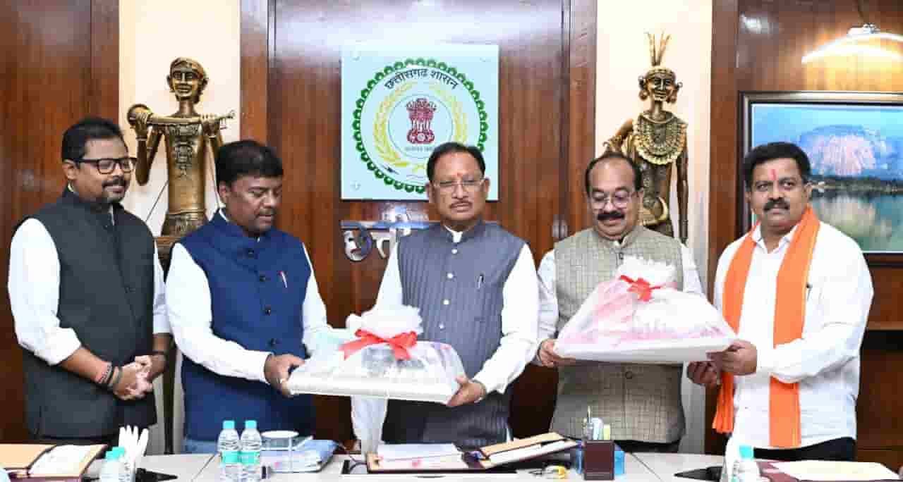 वन उत्पादों और मातृशक्ति के श्रम से तैयार वस्तुएं बनें छत्तीसगढ़ की पहचान : मुख्यमंत्री साय