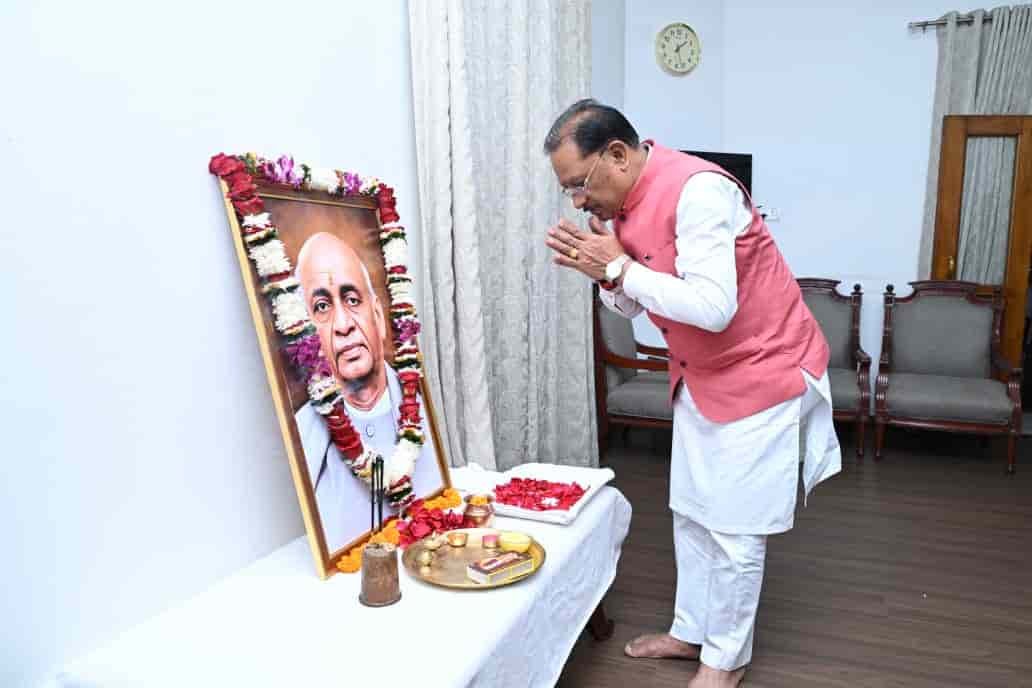 मुख्यमंत्री विष्णु देव साय ने सरदार वल्लभभाई पटेल की जयंती पर किया नमन