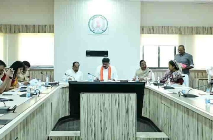 उप मुख्यमंत्री विजय शर्मा की अध्यक्षता में राजनीतिक प्रकरण वापसी समिति की बैठक