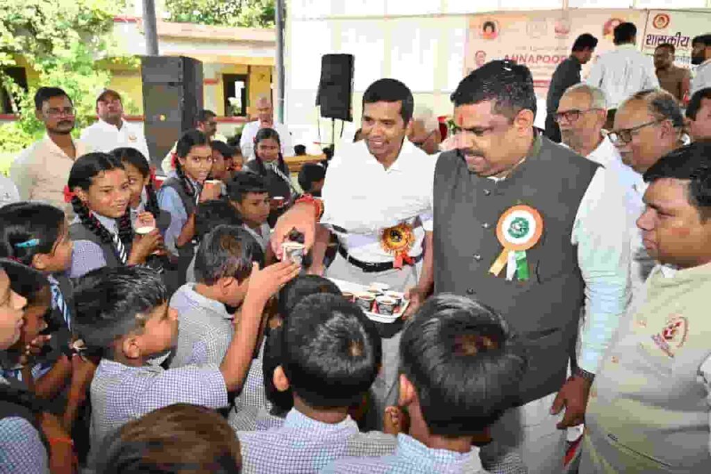 शिक्षा मंत्री गजेन्द्र यादव ने ‘साईंश्योर न्यूट्रिशन’ पायलट प्रोजेक्ट का शुभारंभ किया