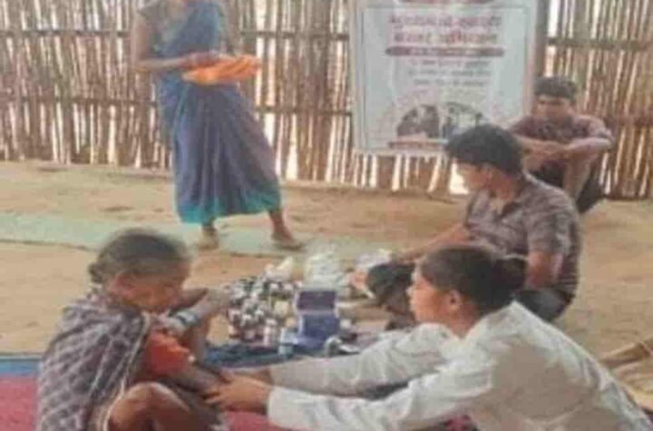 सात बार नदी पार कर पहुंचा स्वास्थ्य दल, सन्नो बाई को मिली नई जिंदगी