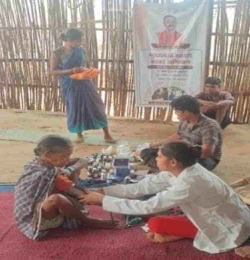 सात बार नदी पार कर पहुंचा स्वास्थ्य दल, सन्नो बाई को मिली नई जिंदगी