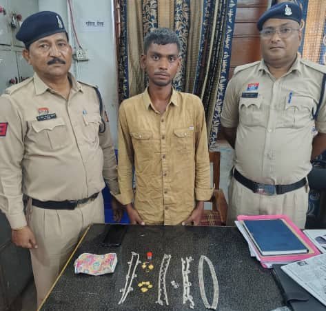 चोरी के जेवरों तक पहुंची पुलिस, खुर्सीपार में आरोपी गिरफ्तार
