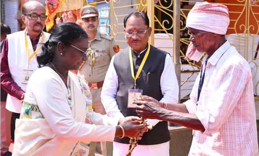 प्रकृति से प्रेम, परंपराओं का सम्मान—बस्तर दशहरा में राष्ट्रपति मुर्मु ने दिखाई जीवन की राह