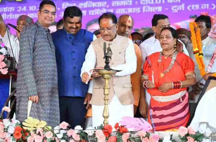 अंतर्राष्ट्रीय कलाकार दिवस पर बानबरद में आयोजित पंडवानी महासम्मेलन में शामिल हुए मुख्यमंत्री विष्णुदेव साय