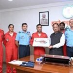 मुख्यमंत्री  विष्णु देव साय से भारतीय वायु सेना की सारंग हेलीकॉप्टर डिस्प्ले टीम ने की सौजन्य मुलाकात