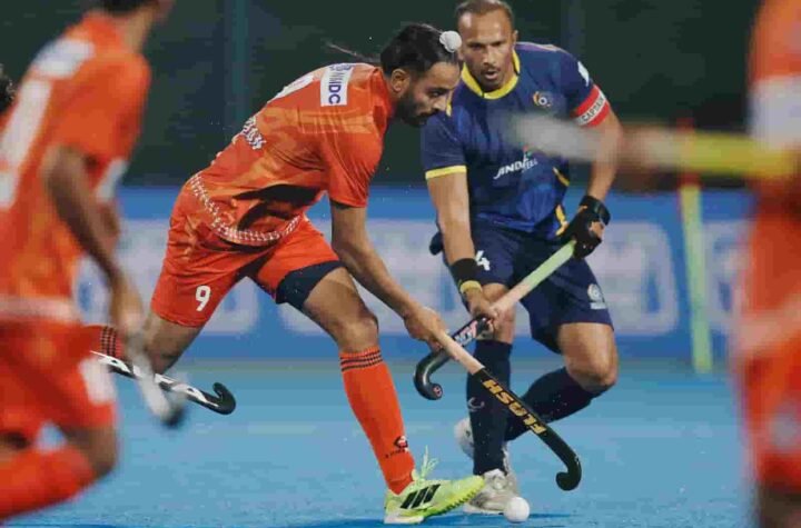 बैलाडिला बुल्स ने 6-2 से जीतकर सेमीफाइनल में बनाई जगह