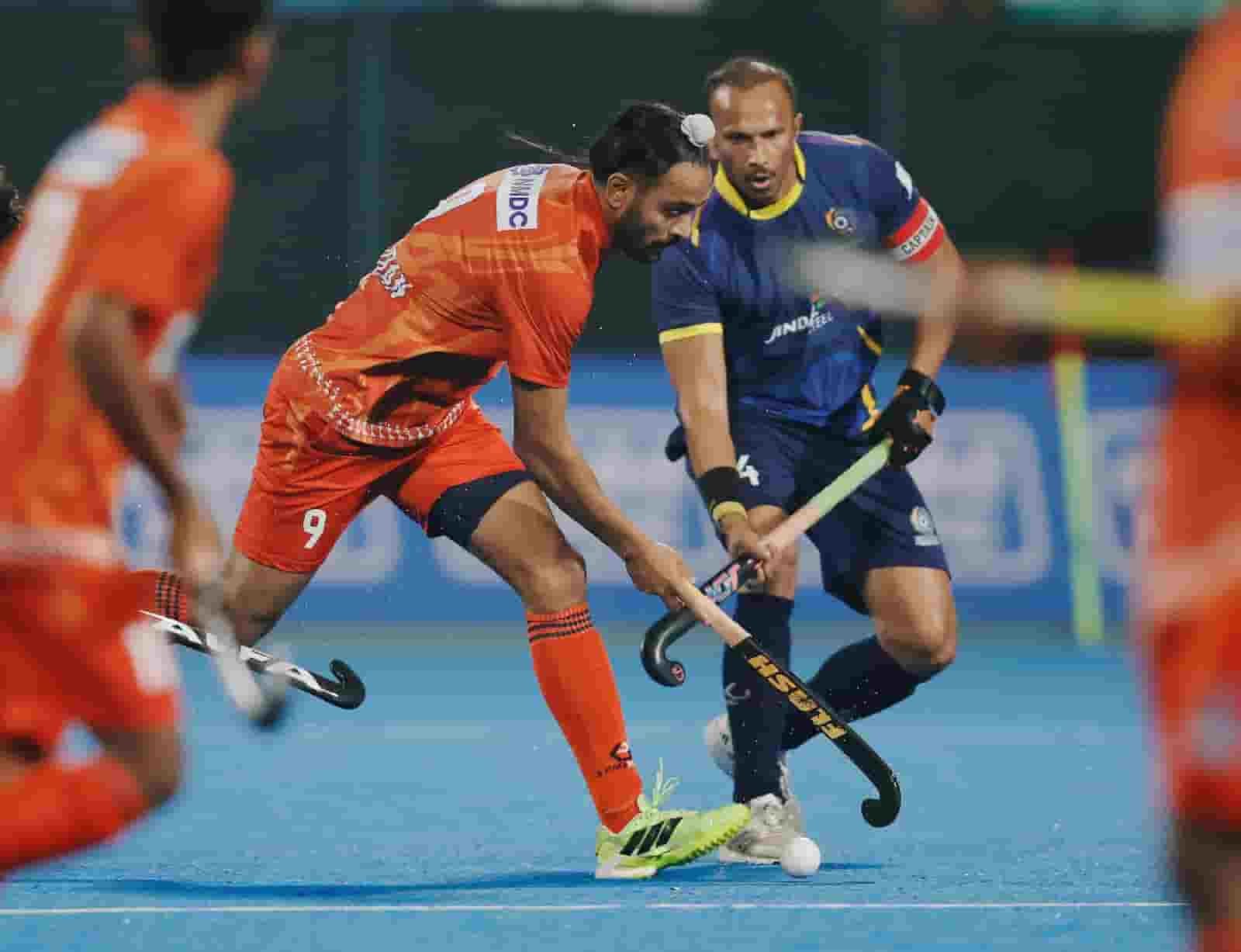 बैलाडिला बुल्स ने 6-2 से जीतकर सेमीफाइनल में बनाई जगह