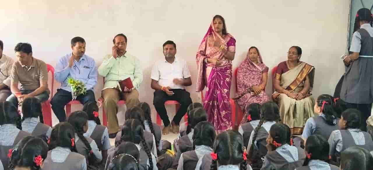 विष्णु केमिकल ने नंदनी खुंदनी स्कूल को दिया हॉल, बच्चों को मिलेगी राहत